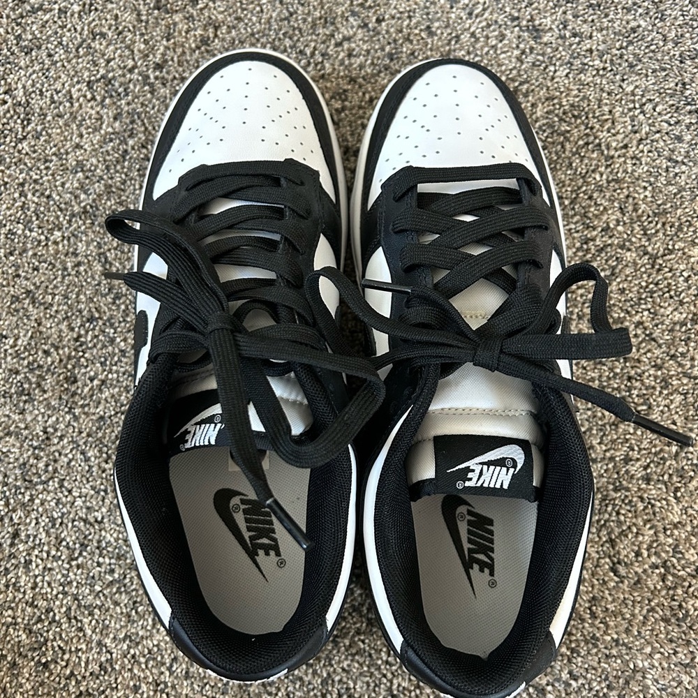 Nike Dunk Low Sneakers